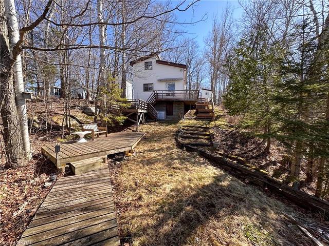 291 West Whalley Lake Rd, House detached with 2 bedrooms, 1 bathrooms and 6 parking in Magnetawan ON | Image 5