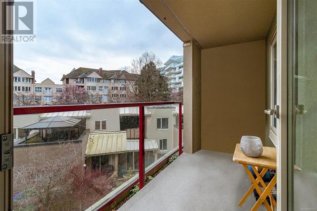 202 - 27 Songhees Rd, Condo with 2 bedrooms, 2 bathrooms and 1 parking in Victoria BC | Image 14