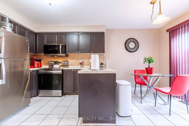 45 Ravenscliffe Ct, House detached with 3 bedrooms, 4 bathrooms and 4 parking in Brampton ON | Image 7