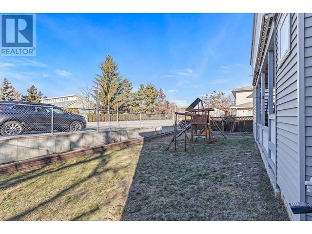 1947/1949 Burtch Rd, House detached with 5 bedrooms, 3 bathrooms and 4 parking in Kelowna BC | Image 33