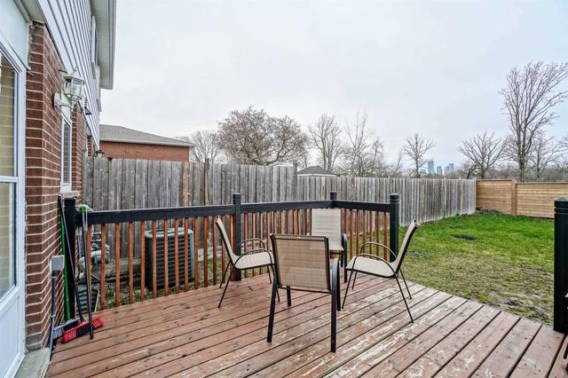 3121 Jessica Ct, House semidetached with 4 bedrooms, 3 bathrooms and 3 parking in Mississauga ON | Image 25