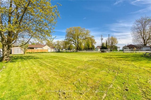 921 Lakeshore Rd, House detached with 2 bedrooms, 1 bathrooms and 4 parking in Haldimand County ON | Image 21