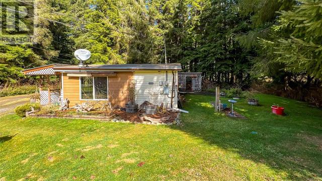 105 Springhill Rd, House detached with 4 bedrooms, 3 bathrooms and 5 parking in Mount Waddington D BC | Image 47