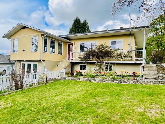 210 21st Avenue S, House detached with 3 bedrooms, 2 bathrooms and 3 parking in Creston BC | Image 7