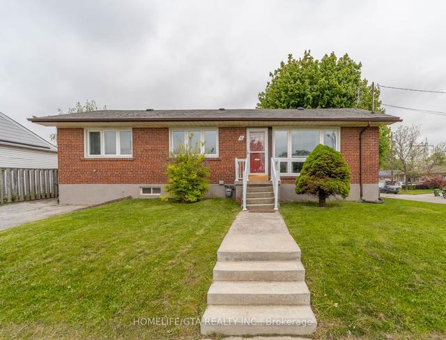 8 Laxford Ave, House detached with 3 bedrooms, 2 bathrooms and 2 parking in Toronto ON | Image 1