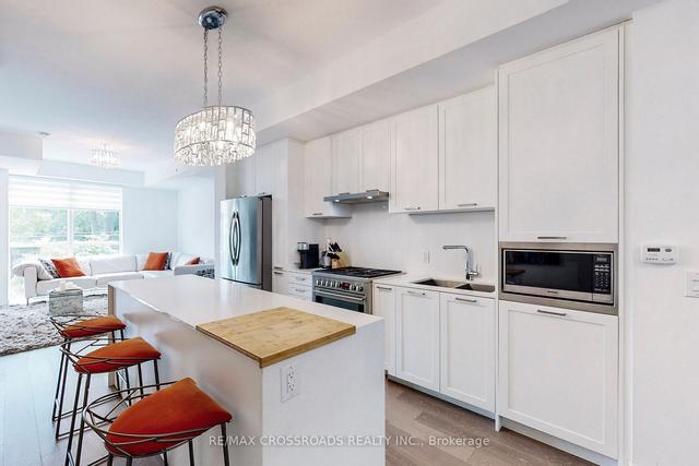 TH05 - 1331 Queen St E, Townhouse with 3 bedrooms, 3 bathrooms and 1 parking in Toronto ON | Image 2