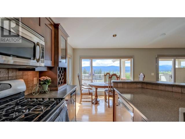 3516 Camelback Dr, House detached with 5 bedrooms, 3 bathrooms and 5 parking in Central Okanagan BC | Image 8