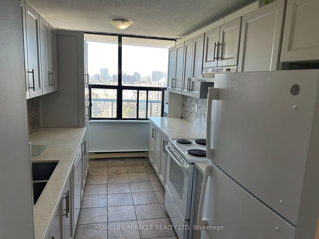 1710 - 17 Knightsbridge Rd, Condo with 3 bedrooms, 2 bathrooms and 1 parking in Brampton ON | Image 9