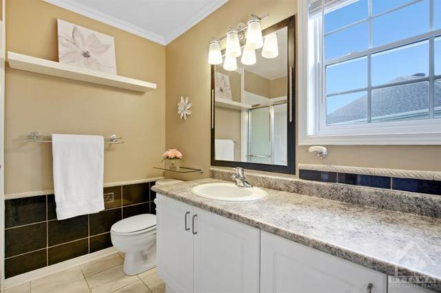 109 Topham Terr, Townhouse with 3 bedrooms, 3 bathrooms and 3 parking in Ottawa ON | Image 18