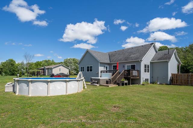 1560 Salem Rd, House detached with 2 bedrooms, 3 bathrooms and 7.5 parking in Prince Edward County ON | Image 27