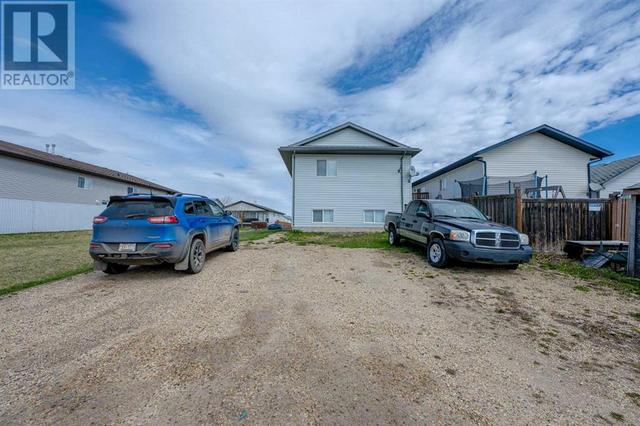 10361 Kateri Dr, House detached with 5 bedrooms, 2 bathrooms and 2 parking in Grande Prairie AB | Image 3