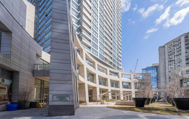 1002 - 2191 Yonge St, Condo with 2 bedrooms, 2 bathrooms and 1 parking in Toronto ON | Image 35
