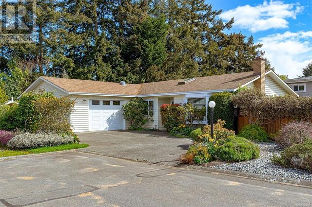 10149 Turnmill Close, House detached with 3 bedrooms, 2 bathrooms and 1 parking in Sidney BC | Image 1
