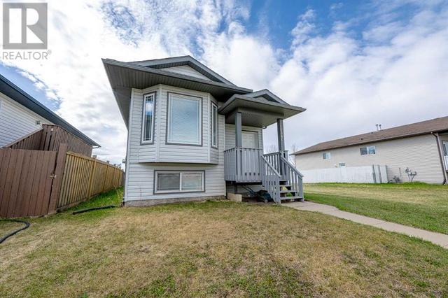 10361 Kateri Dr, House detached with 5 bedrooms, 2 bathrooms and 2 parking in Grande Prairie AB | Image 1
