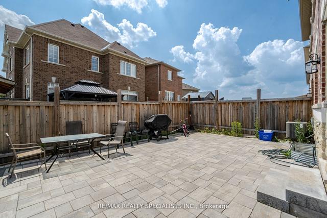 426 Queen Mary Dr, House semidetached with 4 bedrooms, 4 bathrooms and 3 parking in Brampton ON | Image 37