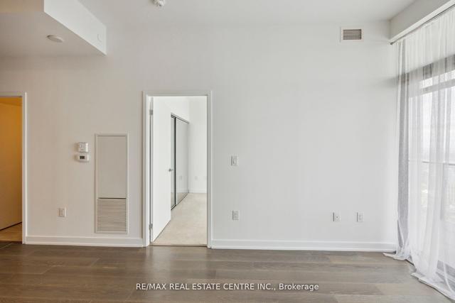 6009 - 11 Wellesley St W, Condo with 1 bedrooms, 1 bathrooms and 1 parking in Toronto ON | Image 11