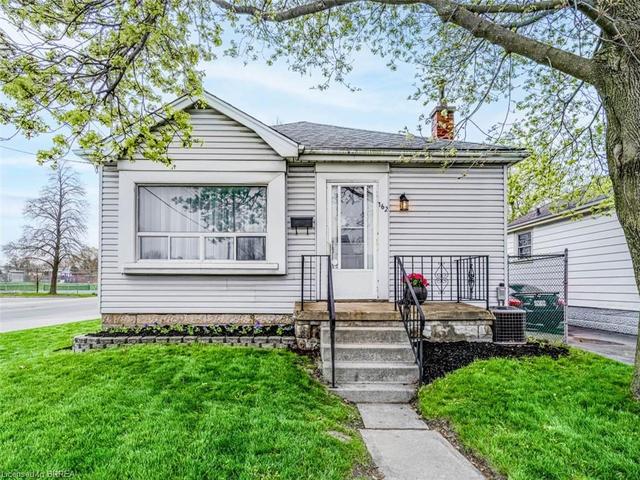 162 East 17th Street, House detached with 2 bedrooms, 1 bathrooms and 1 parking in Hamilton ON | Image 12