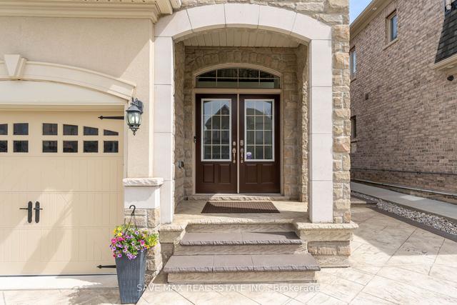 27 Deseronto St, House detached with 4 bedrooms, 4 bathrooms and 6 parking in Brampton ON | Image 23