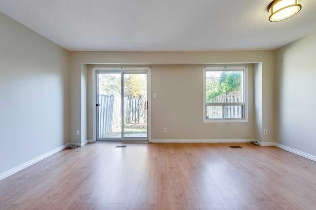 109 Collins Cres, Townhouse with 3 bedrooms, 2 bathrooms and 2 parking in Brampton ON | Image 19