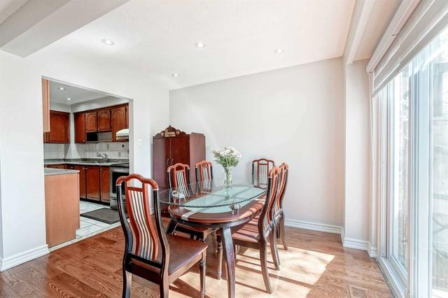 30 - 101 Dundalk Dr, Townhouse with 3 bedrooms, 3 bathrooms and 3 parking in Toronto ON | Image 3