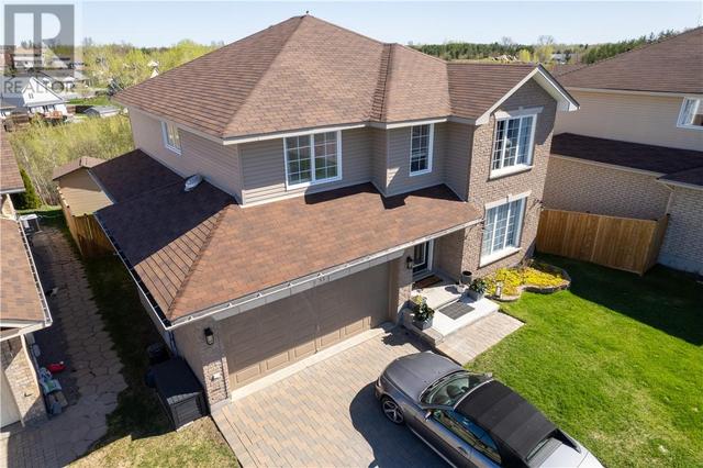 33 Bayridge Crt, House detached with 6 bedrooms, 3 bathrooms and null parking in Greater Sudbury ON | Image 2