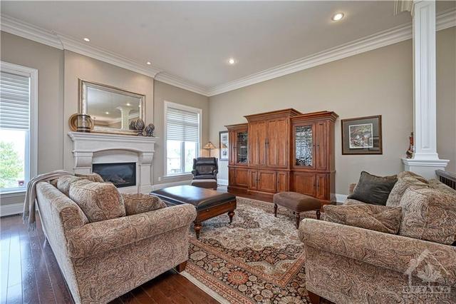 1530 Creagan Court, House detached with 4 bedrooms, 3 bathrooms and 6 parking in Ottawa ON | Image 6
