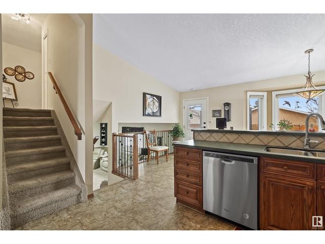 9703 95 St, House detached with 4 bedrooms, 2 bathrooms and null parking in Morinville AB | Image 16