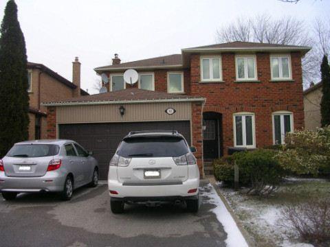 86 Milldock Dr, House detached with 4 bedrooms, 3 bathrooms and 4 parking in Toronto ON | Image 1