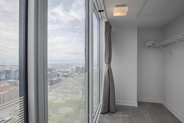 5303 - 181 Dundas St E, Condo with 2 bedrooms, 1 bathrooms and 1 parking in Toronto ON | Image 8