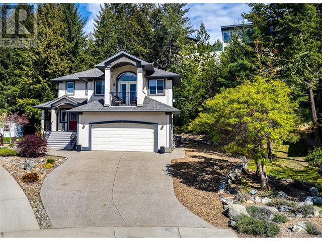 19 Kestrel Crt, House detached with 4 bedrooms, 3 bathrooms and 6 parking in Vernon BC | Image 2
