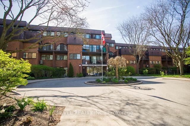 349 - 36 Hayhurst Rd, Condo with 2 bedrooms, 2 bathrooms and 1 parking in Brantford ON | Image 1