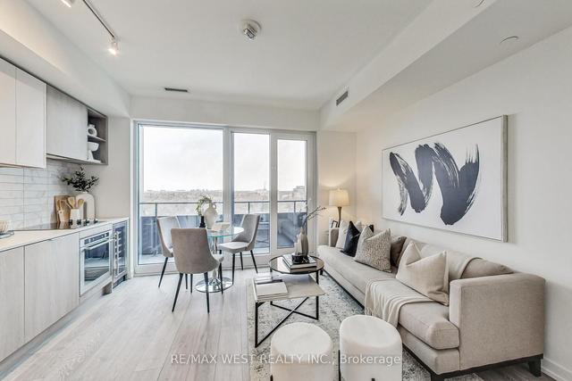 1608 - 2020 Bathurst St, Condo with 1 bedrooms, 1 bathrooms and 0 parking in Toronto ON | Image 12