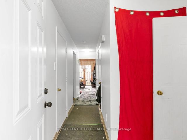 6 - 131 Bonaventure Dr, Townhouse with 3 bedrooms, 2 bathrooms and 3 parking in London ON | Image 32