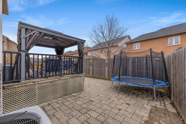 95 Eclipse Pl, House detached with 4 bedrooms, 4 bathrooms and 6 parking in Oshawa ON | Image 26