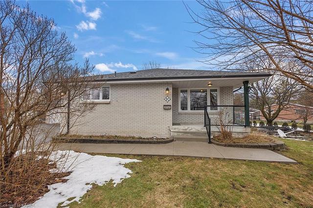 92 Brentwood Cres, House detached with 3 bedrooms, 3 bathrooms and null parking in Kingston ON | Image 12