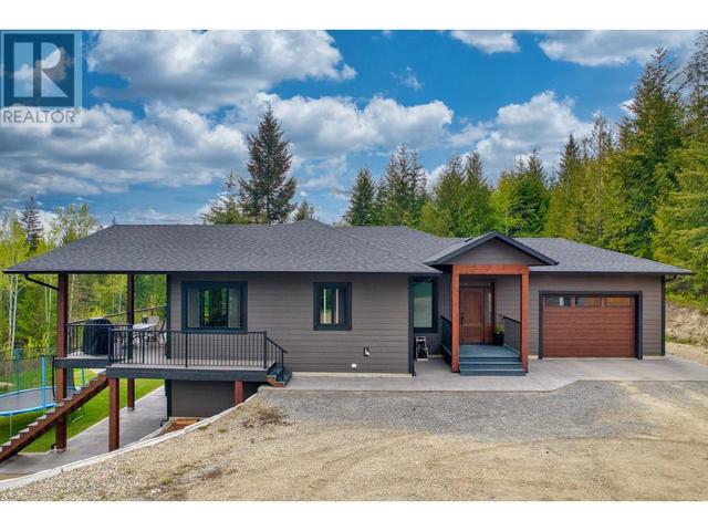 6600 Park Hill Rd Ne, House detached with 5 bedrooms, 3 bathrooms and 7 parking in Salmon Arm BC | Image 6