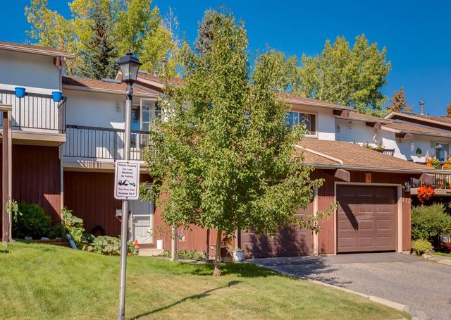 124 - 3219 56 St Ne, Home with 3 bedrooms, 1 bathrooms and 2 parking in Calgary AB | Image 25