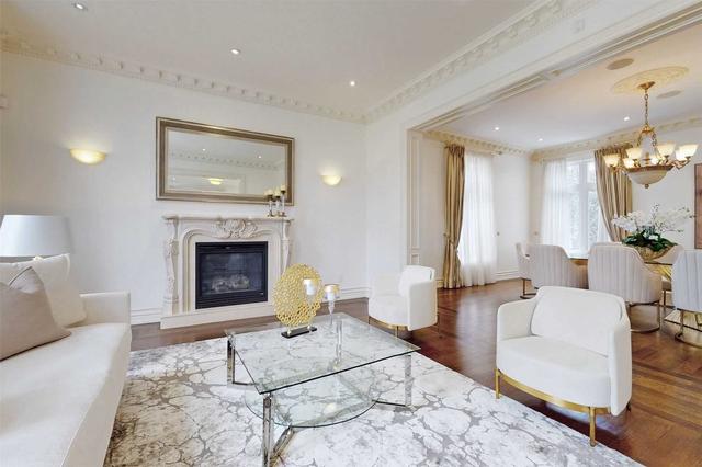 25 Dempsey Cres, House detached with 5 bedrooms, 9 bathrooms and 12 parking in Toronto ON | Image 2