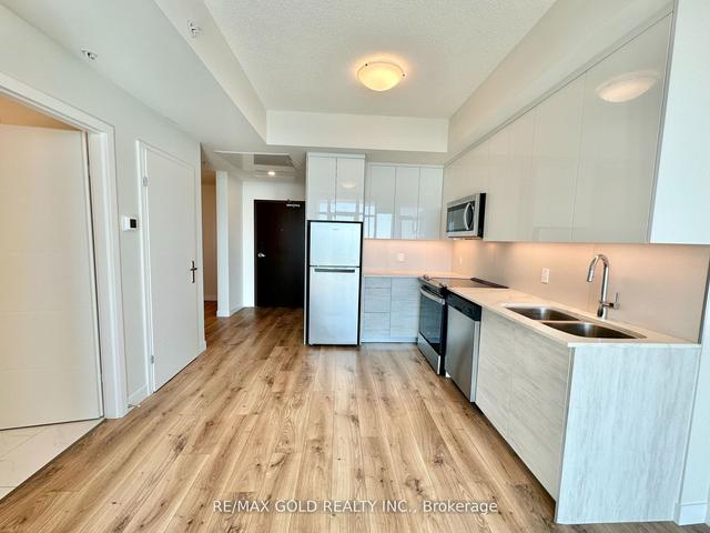 1510 - 60 Frederick St, Condo with 1 bedrooms, 2 bathrooms and 0 parking in Kitchener ON | Image 2