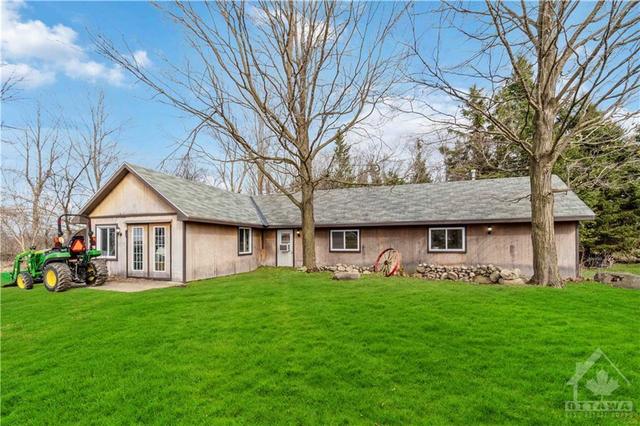 13260 County 13 Rd, House detached with 5 bedrooms, 2 bathrooms and 10 parking in North Dundas ON | Image 21