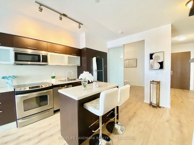 4004 - 386 Yonge St, Condo with 2 bedrooms, 2 bathrooms and 1 parking in Toronto ON | Image 22