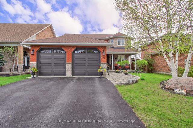 31 Kerfoot Cres, House detached with 3 bedrooms, 4 bathrooms and 4 parking in Georgina ON | Image 1
