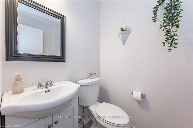 36 Wilsonview Ave, Townhouse with 3 bedrooms, 2 bathrooms and 1 parking in Guelph ON | Image 6
