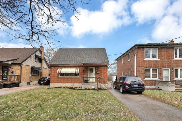 46 Indiana St, House detached with 3 bedrooms, 1 bathrooms and 4 parking in Kitchener ON | Image 1