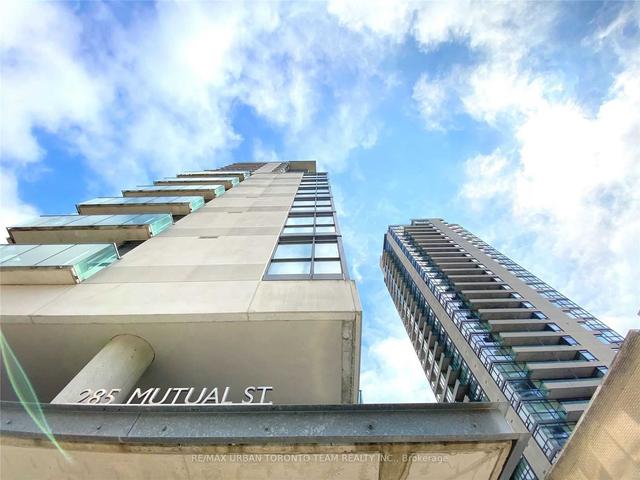 1703 - 285 Mutual St, Condo with 1 bedrooms, 1 bathrooms and 1 parking in Toronto ON | Image 1