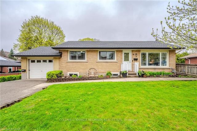 90 Rodney Blvd, House detached with 3 bedrooms, 2 bathrooms and 5 parking in Guelph ON | Image 1