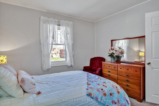 49 Morrow St, House detached with 2 bedrooms, 2 bathrooms and 2 parking in Peterborough ON | Image 22