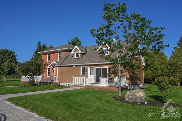 6101 First Line Rd, House detached with 3 bedrooms, 3 bathrooms and 8 parking in Ottawa ON | Image 3