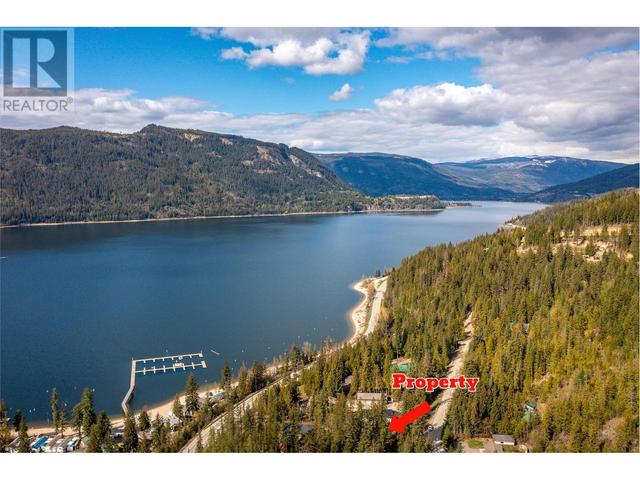 9039 Hummingbird Drive, House detached with 2 bedrooms, 2 bathrooms and 6 parking in Columbia Shuswap E BC | Image 3
