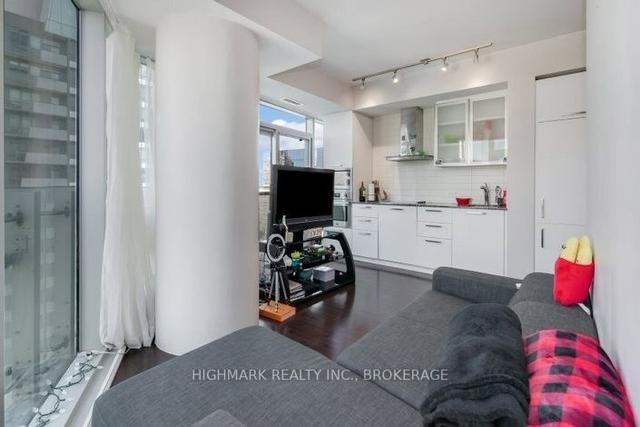 4411 - 14 York St, Condo with 1 bedrooms, 1 bathrooms and 0 parking in Toronto ON | Image 3